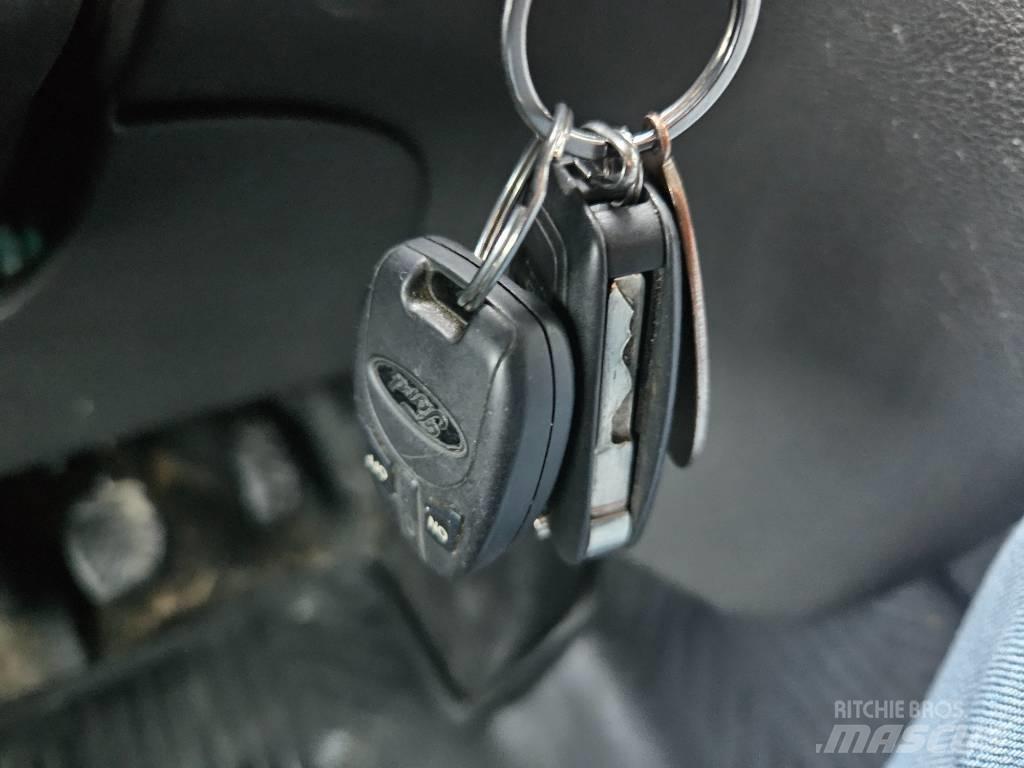 Ford Transit Transporterek