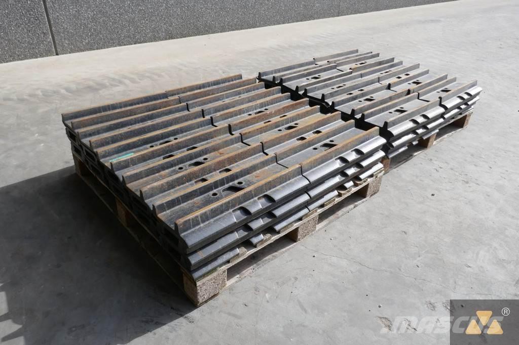 CAT 330 Trackshoes Gumiabroncsok, kerekek és felnik