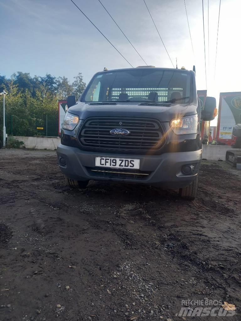 Ford Transit 350 Platós / Ponyvás teherautók
