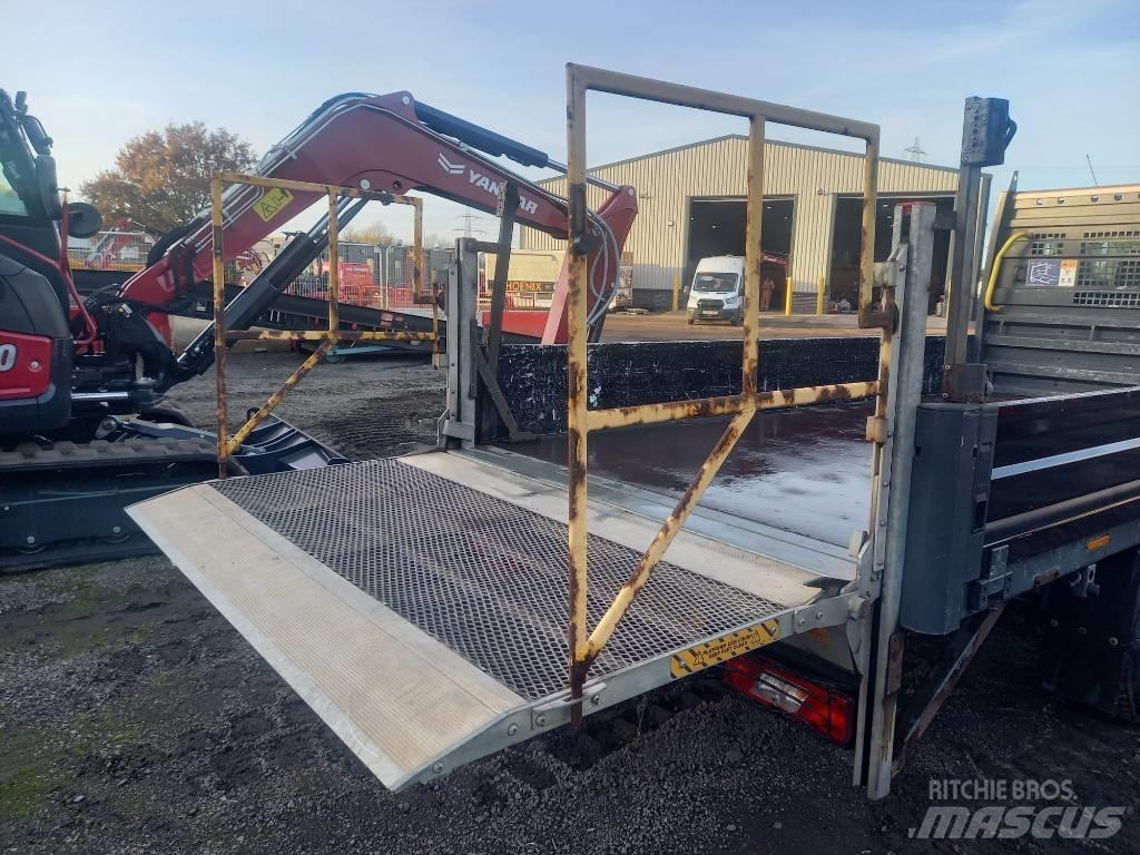 Ford Transit 350 Platós / Ponyvás teherautók