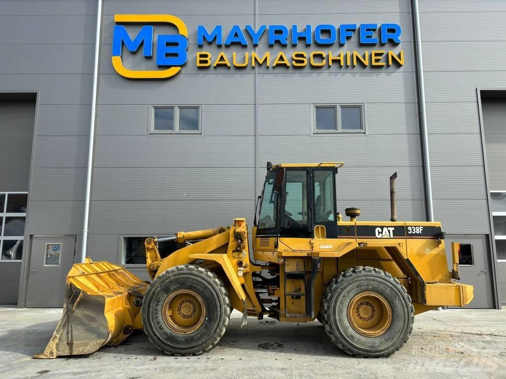 CAT 938F Gumikerekes homlokrakodók