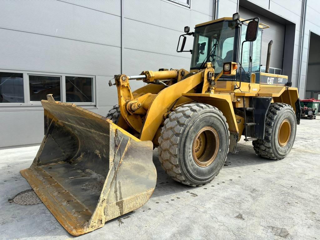 CAT 938F Gumikerekes homlokrakodók