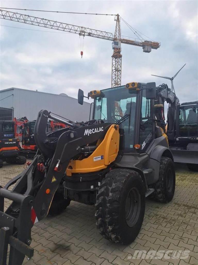 Mecalac AS 1000 Gumikerekes homlokrakodók