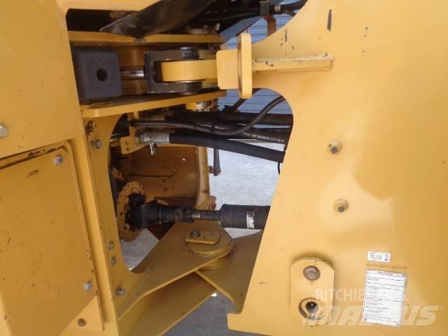 CAT 930 G Gumikerekes homlokrakodók
