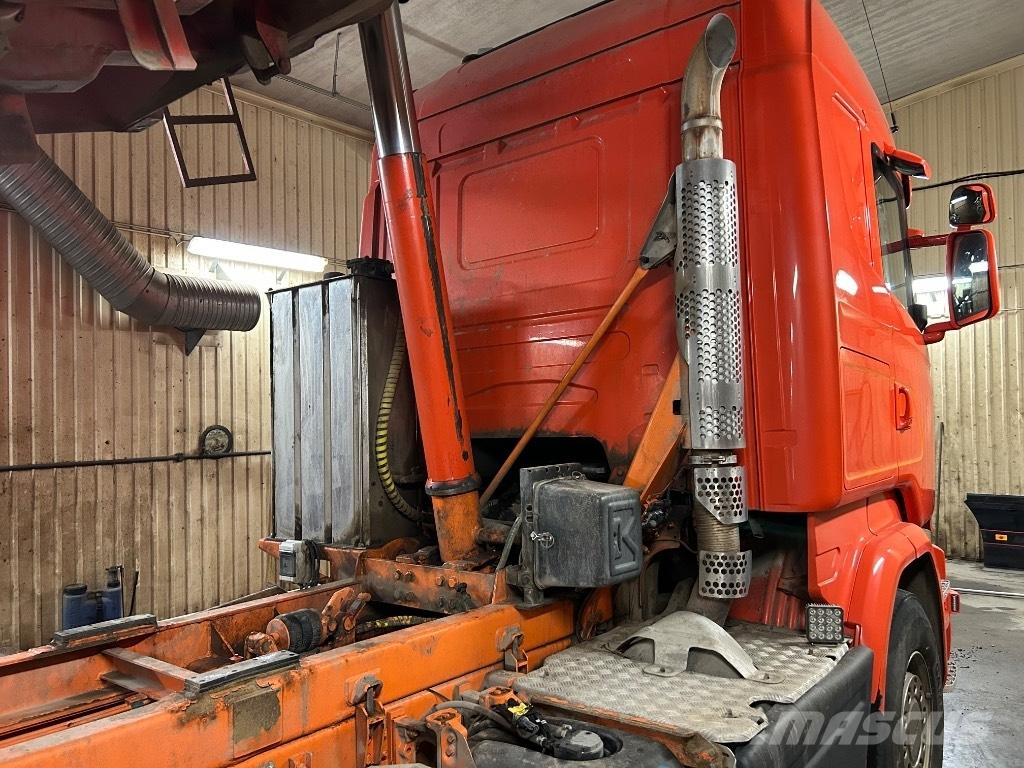 Scania R 520 Tridem Billenő teherautók