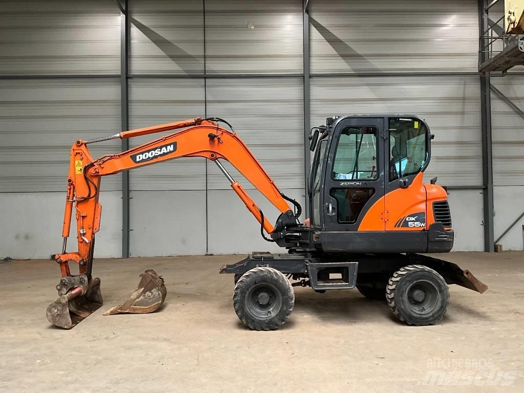 Doosan DX 55 W Gumikerekes kotrók