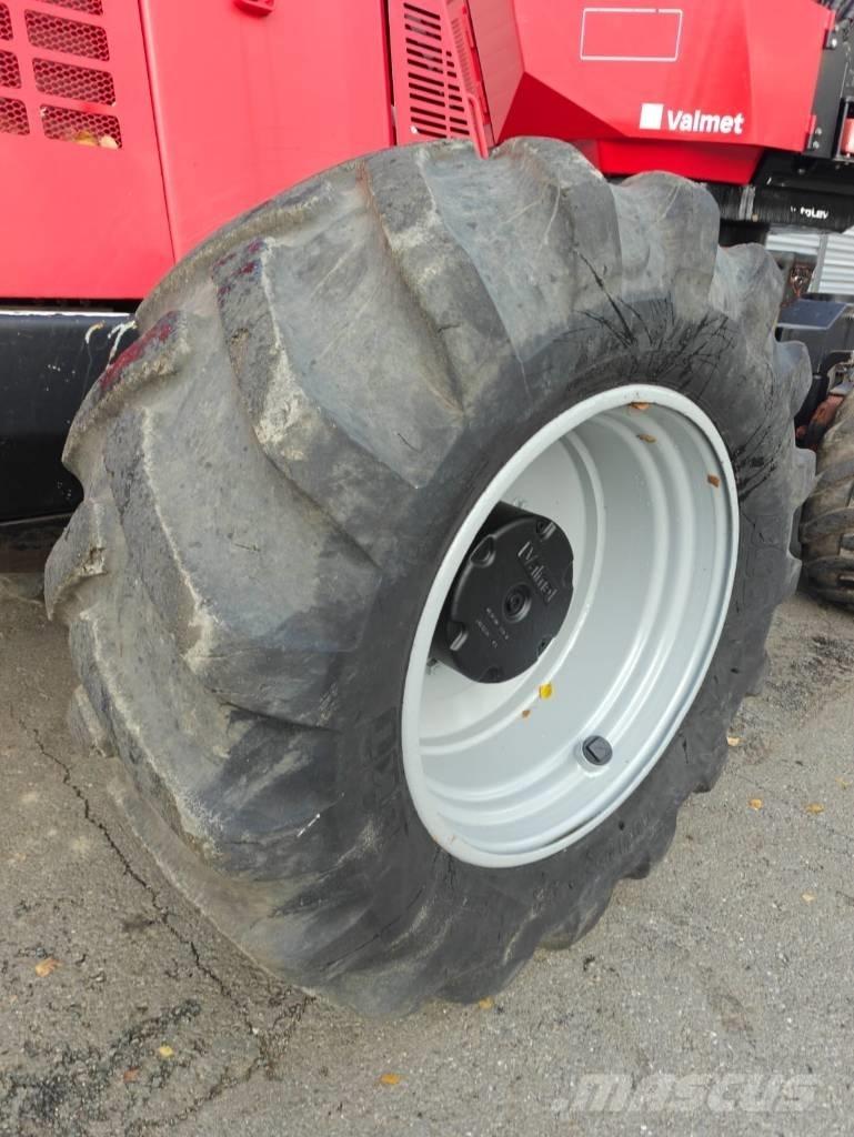 Valmet 901TX Betakarítók