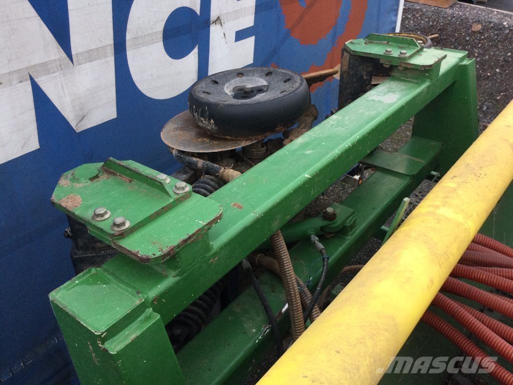 John Deere 750 A Vetőgépek