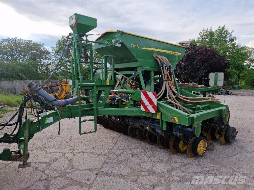John Deere 750 A Vetőgépek