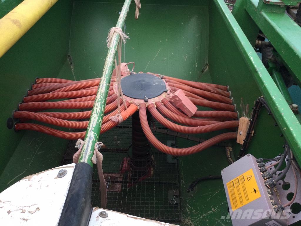 John Deere 750 A Vetőgépek