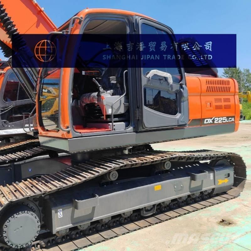Doosan DX 225 Lánctalpas kotrók