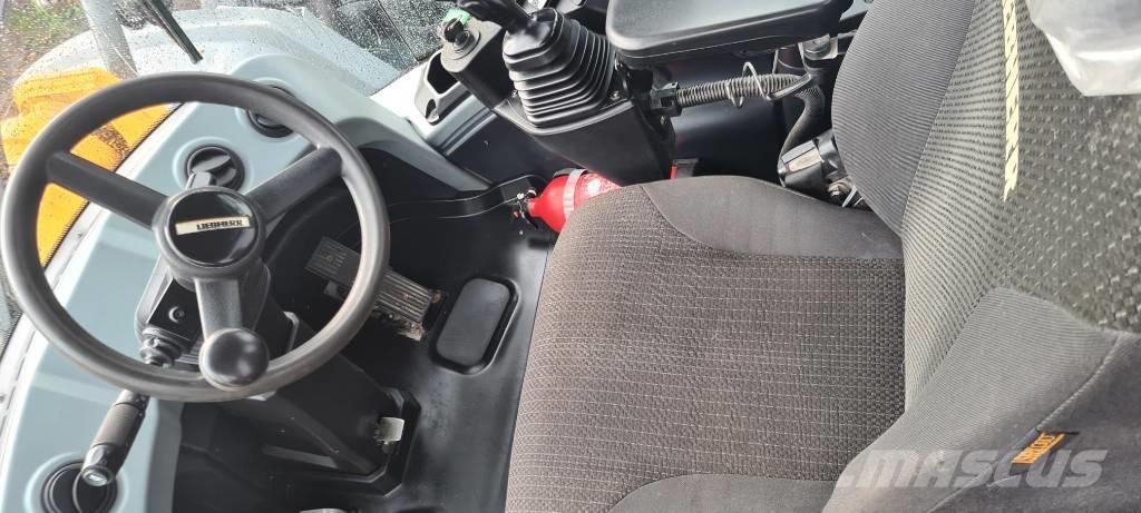 Liebherr 566 Gumikerekes homlokrakodók