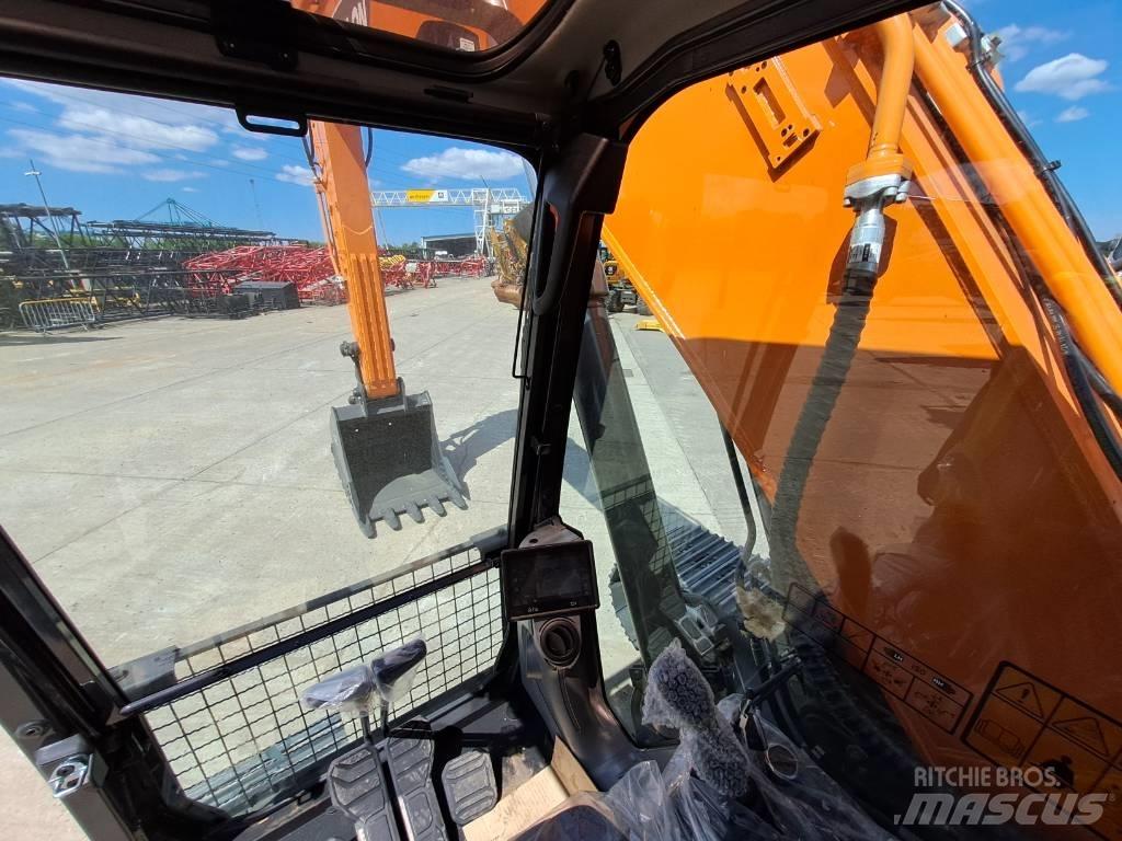 Develon DX225LC-7M Lánctalpas kotrók
