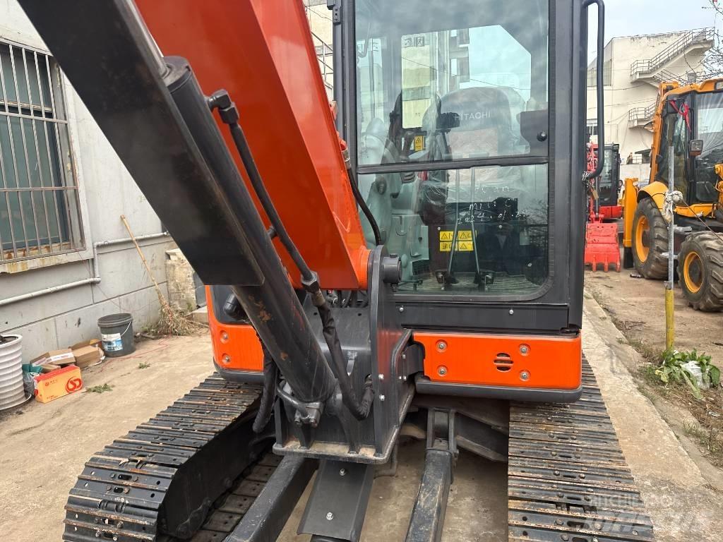 Hitachi ZX68USR-5A Mini kotrók < 7t