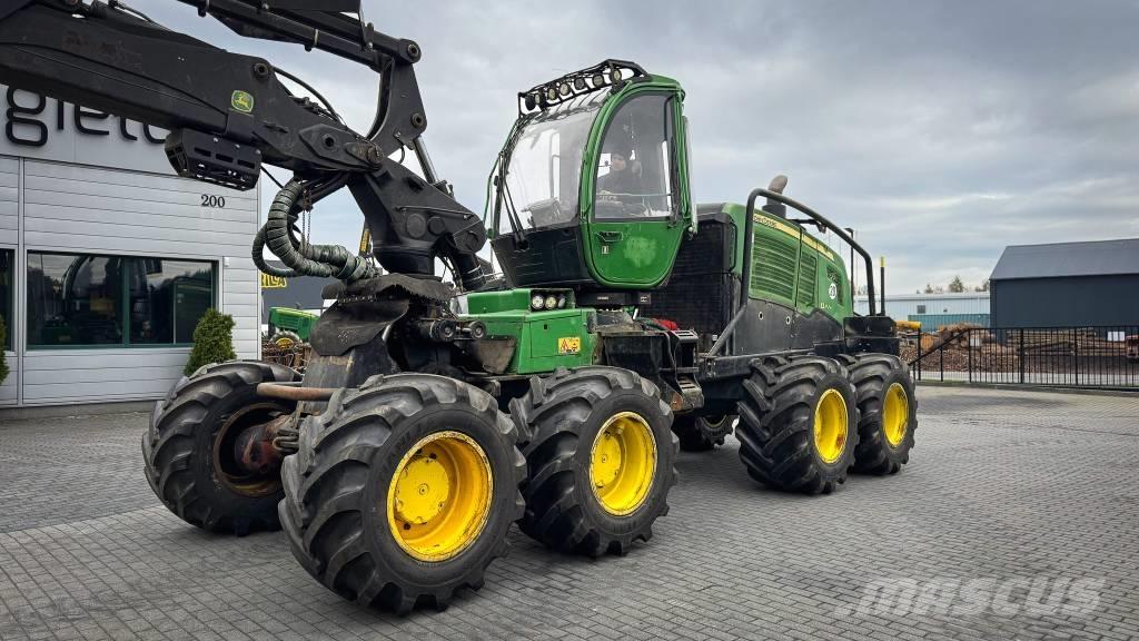 John Deere 1270 G Betakarítók