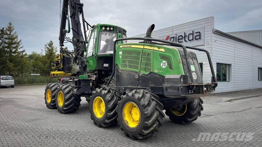 John Deere 1270 G Betakarítók