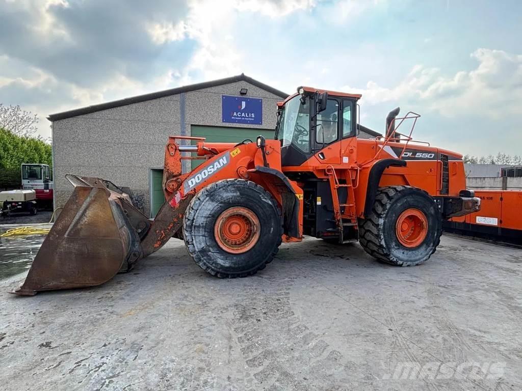 Doosan DL550 Gumikerekes homlokrakodók