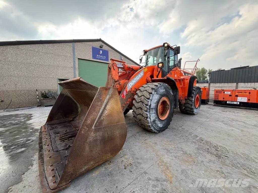 Doosan DL550 Gumikerekes homlokrakodók