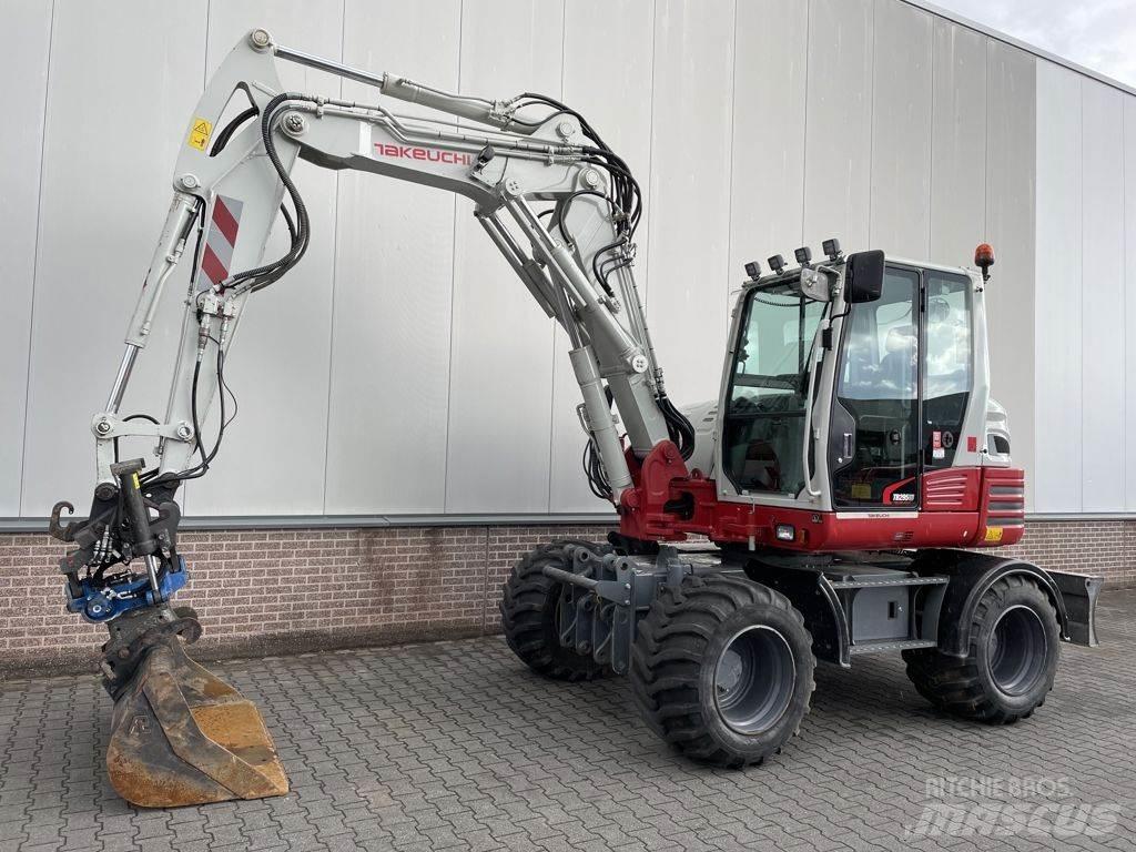 Takeuchi TB295W Gumikerekes kotrók