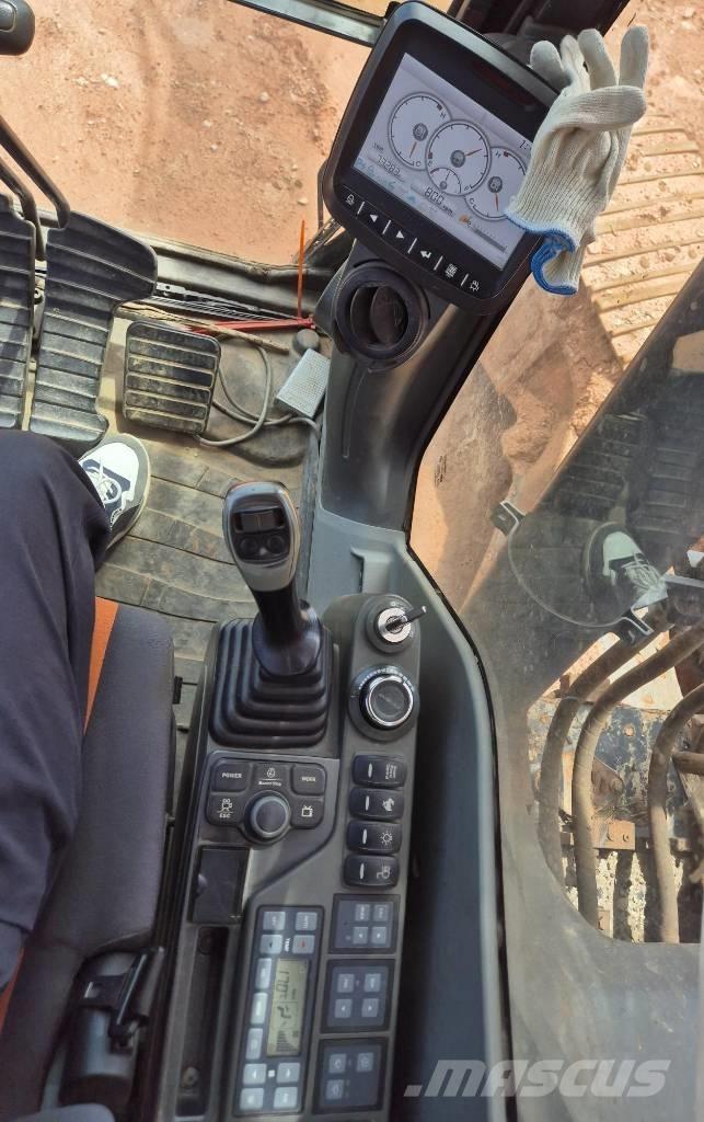 Doosan DX 300 LC-5 Lánctalpas kotrók