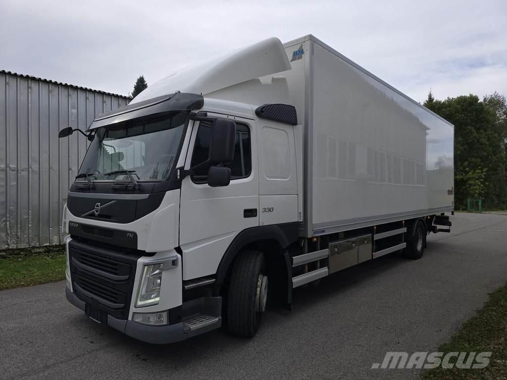 Volvo FM330 4X2 Dobozos teherautók