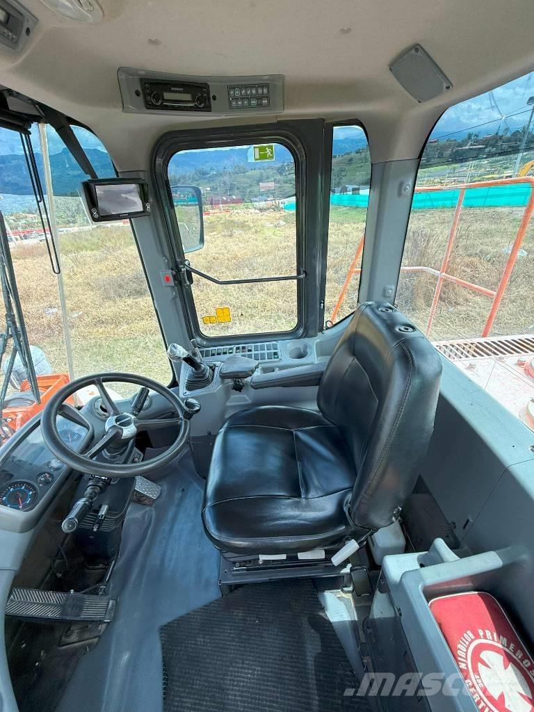 Doosan DL420A Gumikerekes homlokrakodók
