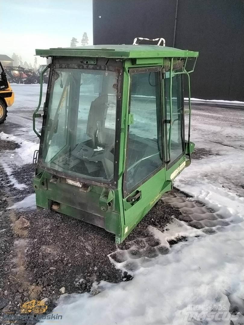 John Deere 1710 Vezetőfülke és belső tartozékok