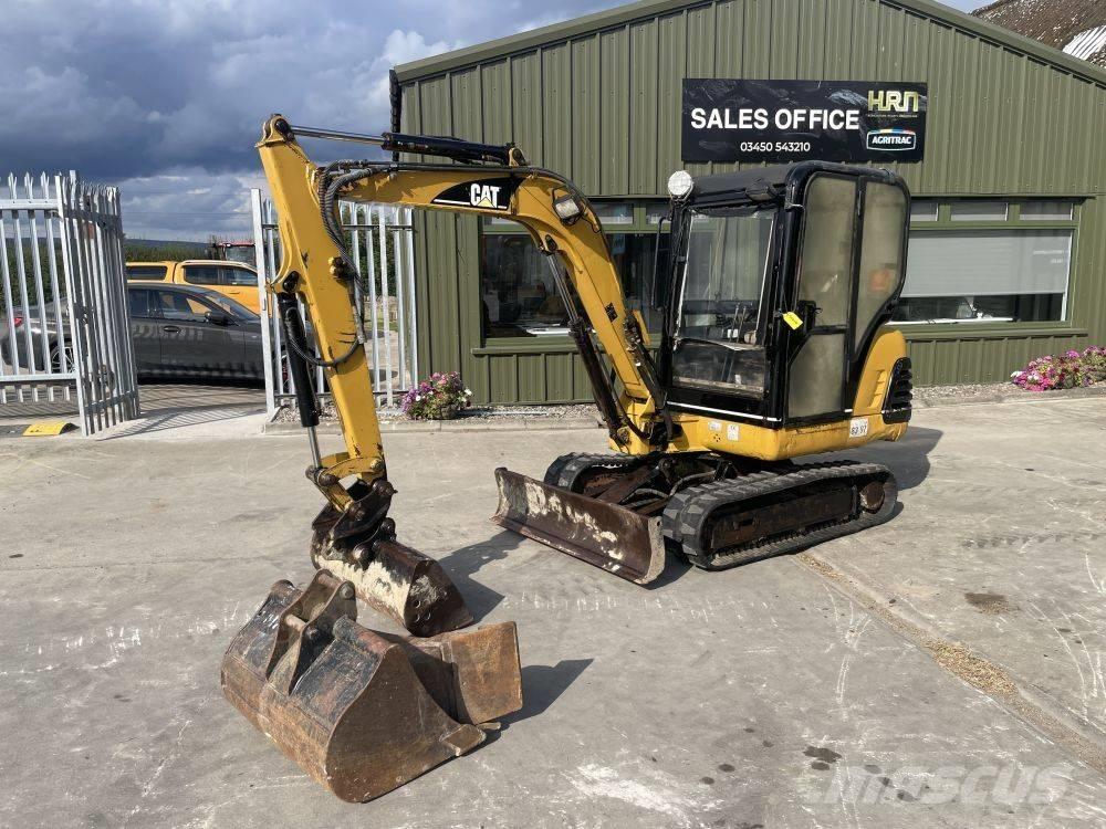 CAT 302.5 Mini kotrók < 7t
