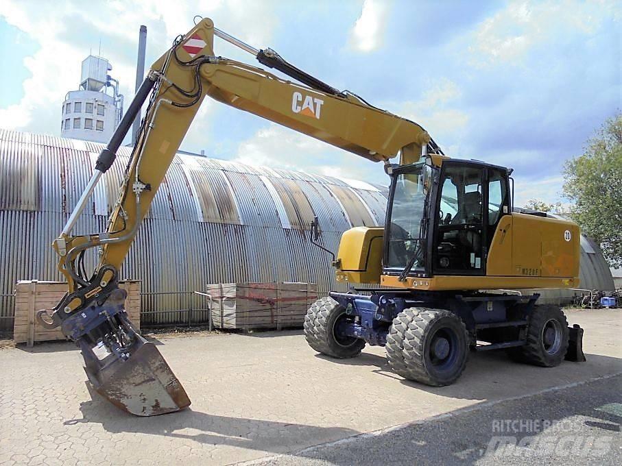 CAT M 320 F Gumikerekes kotrók