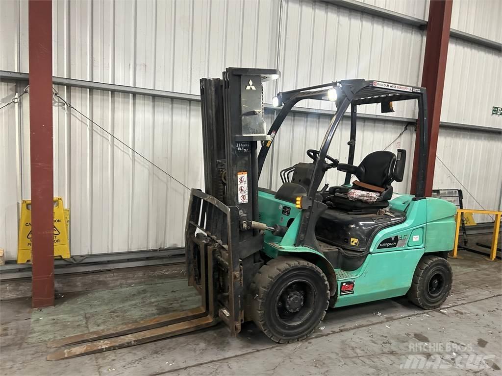 Mitsubishi FD30NT Dízel targoncák