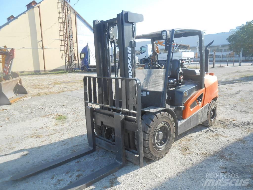 Doosan D50SC-09 Dízel targoncák