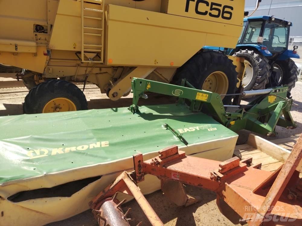 Krone Easy Cut R320 Kaszák