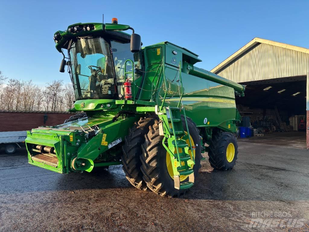 John Deere T670I 4WD Kombájnok