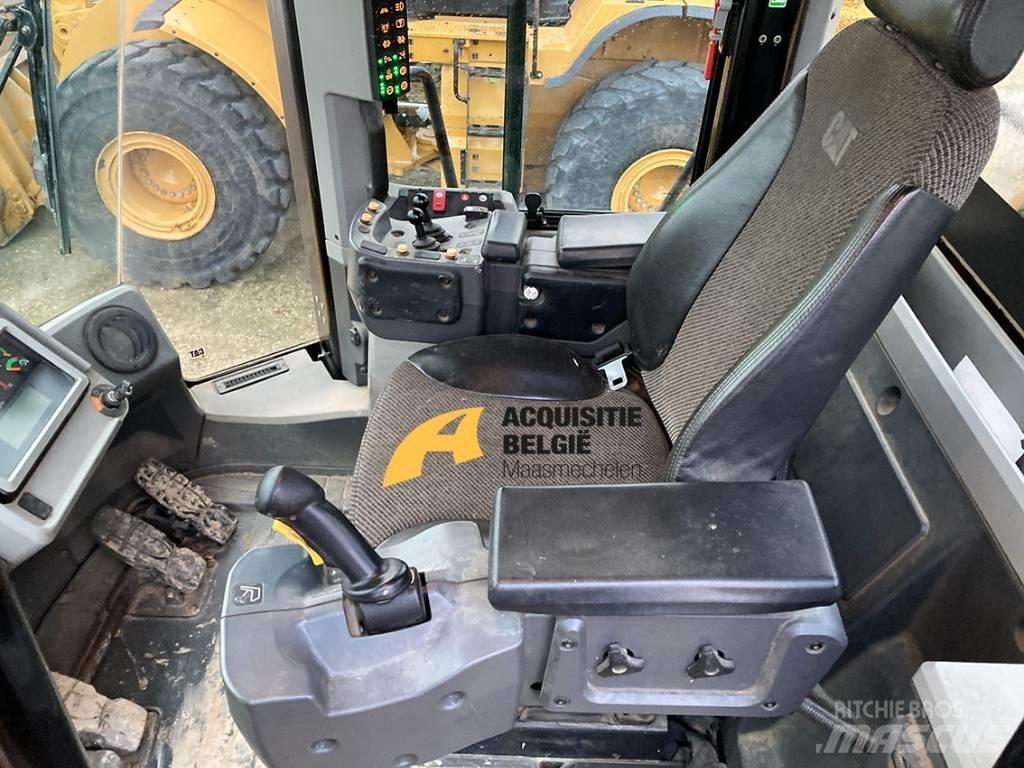 CAT 972 M Gumikerekes homlokrakodók