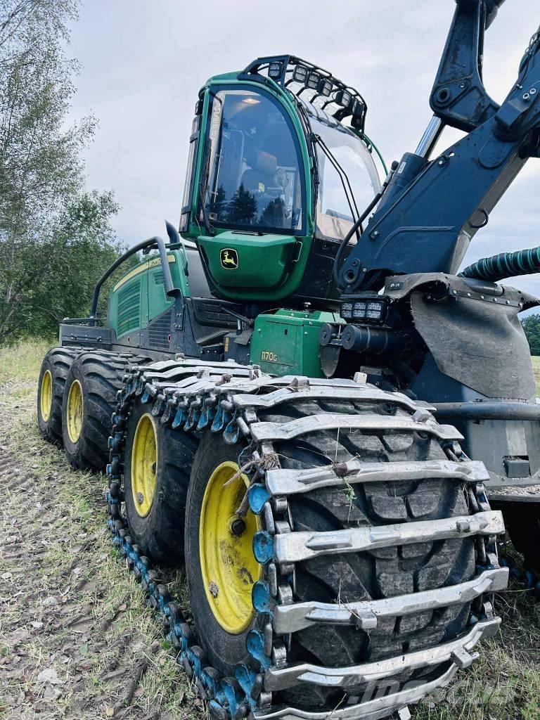 John Deere 1170G 8W Betakarítók