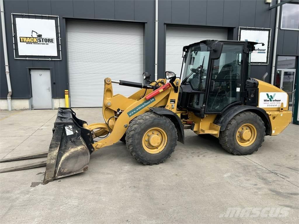 CAT 906M (8758) Univerzális rakodók