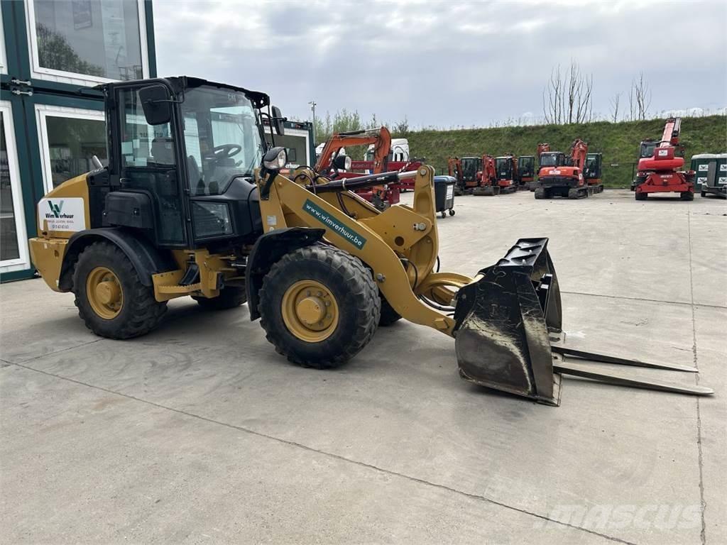 CAT 906M (8758) Univerzális rakodók