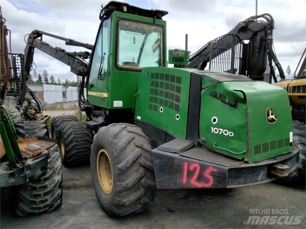 John Deere 1070 D Betakarítók