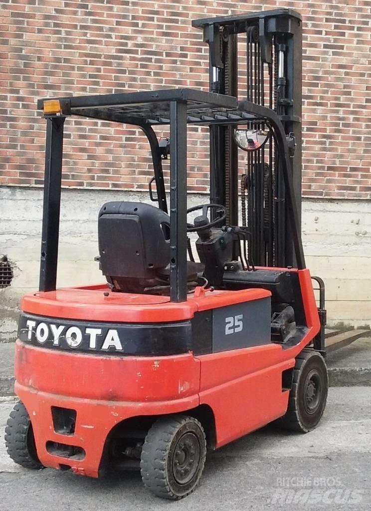 Toyota FBMF25 Elektromos targoncák