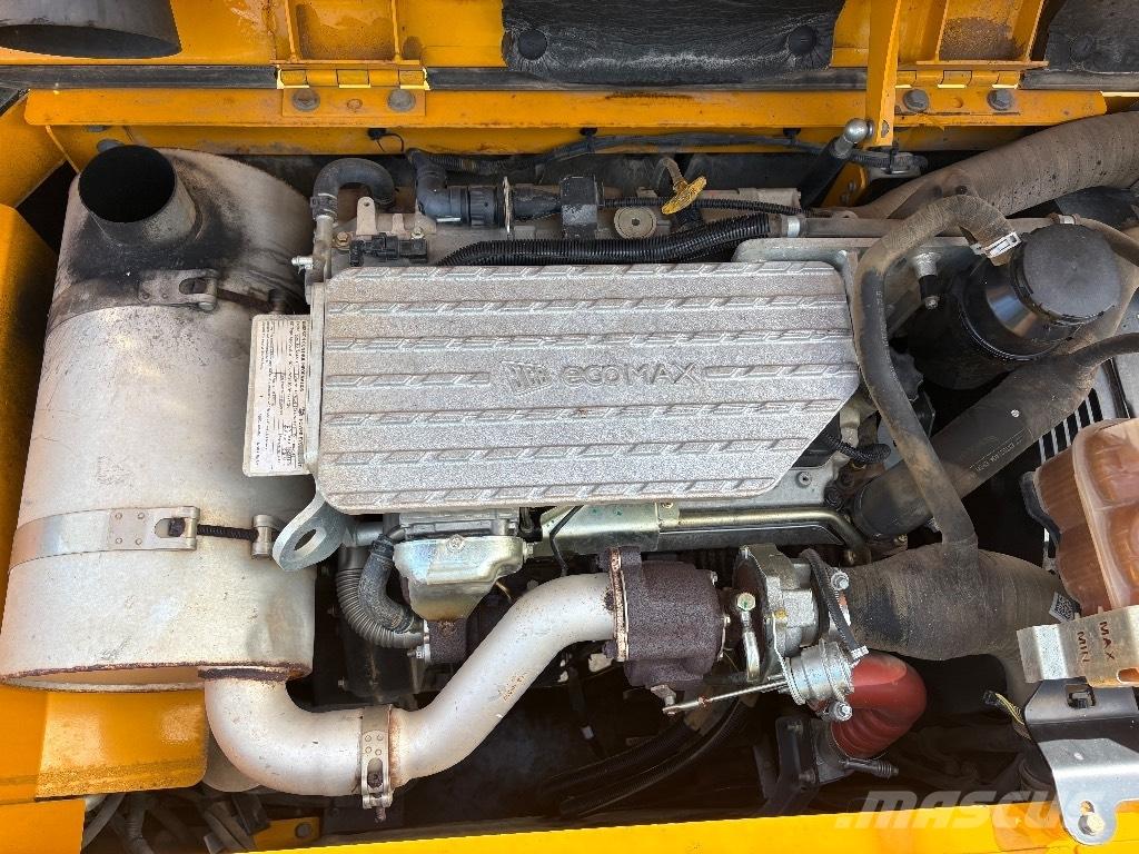 JCB JS 131 Lánctalpas kotrók