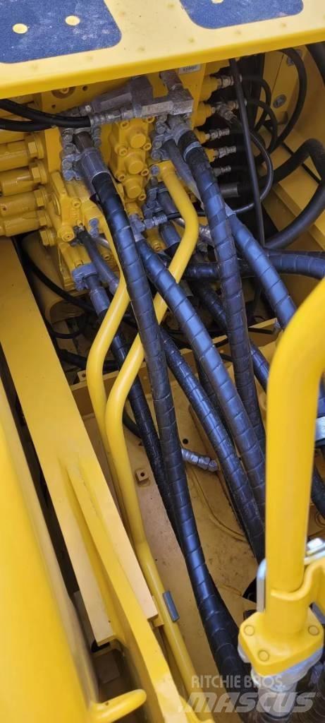 Komatsu 210LC-8 Lánctalpas kotrók