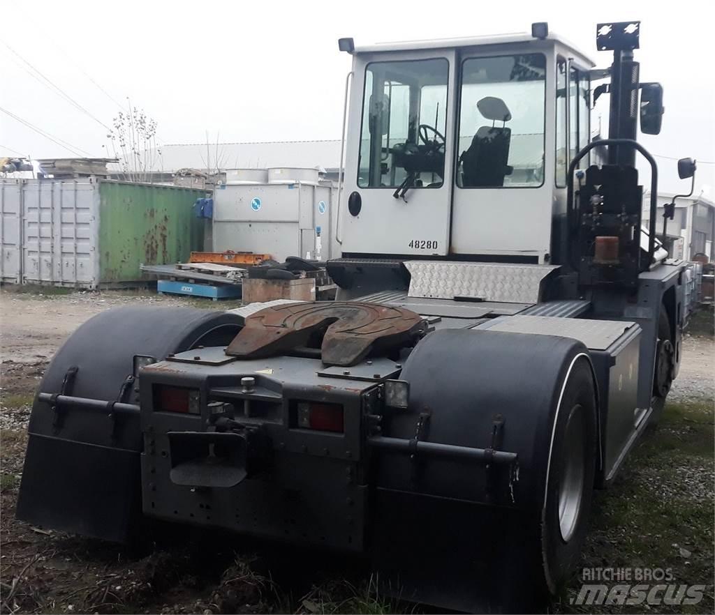  R332-4x4 Terminál targoncák