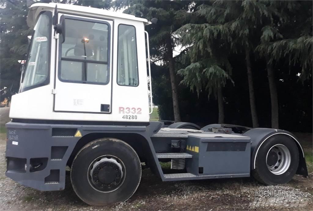  R332-4x4 Terminál targoncák