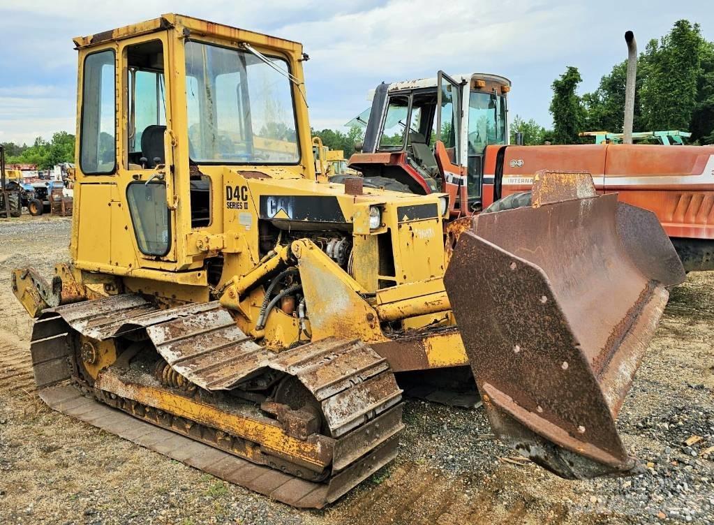 CAT D 4 C lánctalpas dózerek