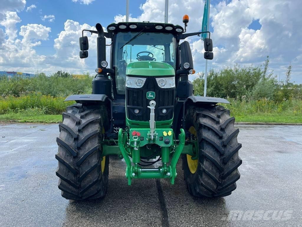 John Deere 6230 R Traktorok