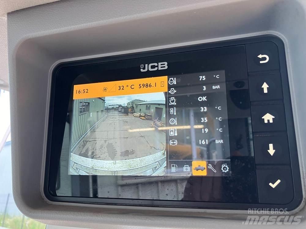 JCB 437 Gumikerekes homlokrakodók