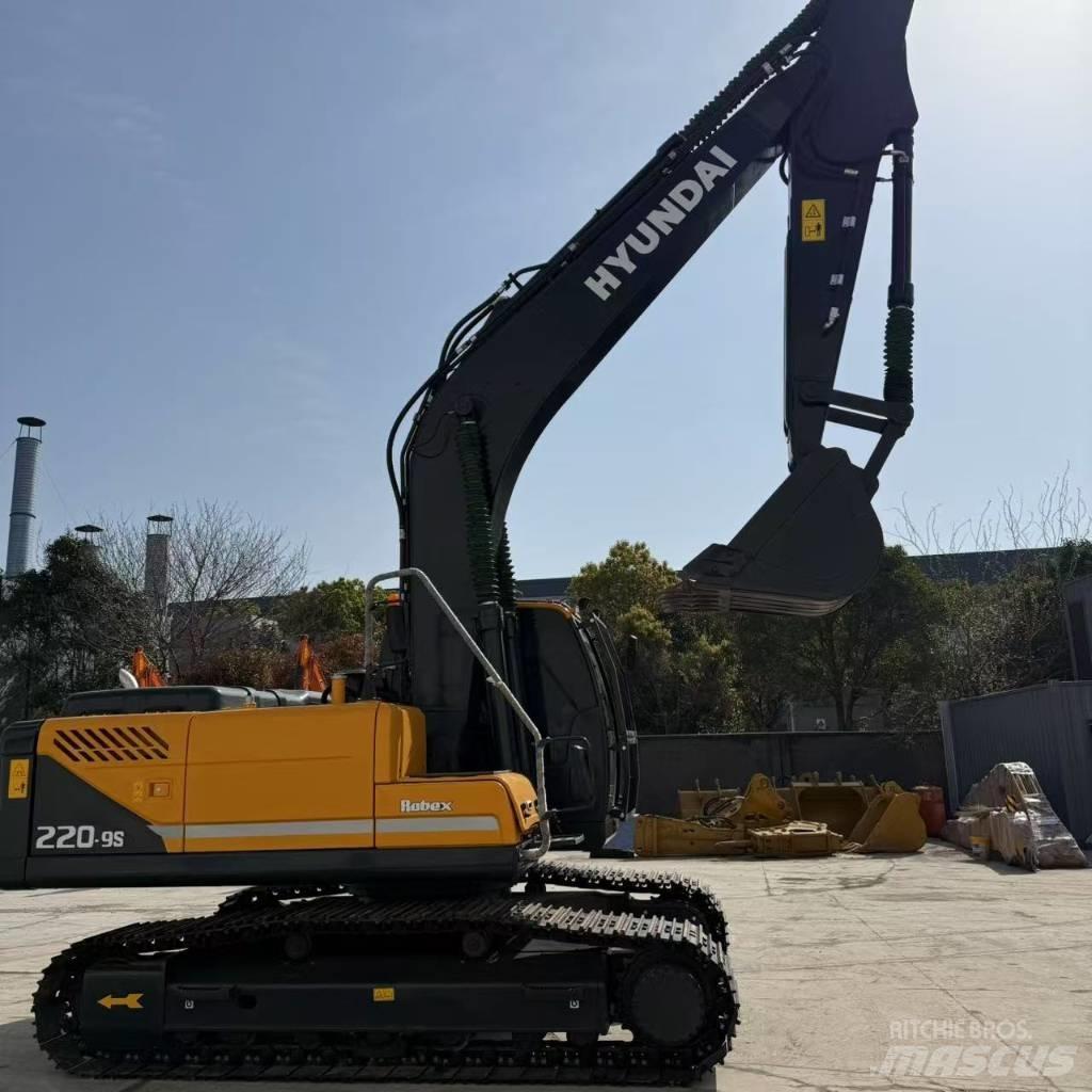 Hyundai R220-9S Lánctalpas kotrók