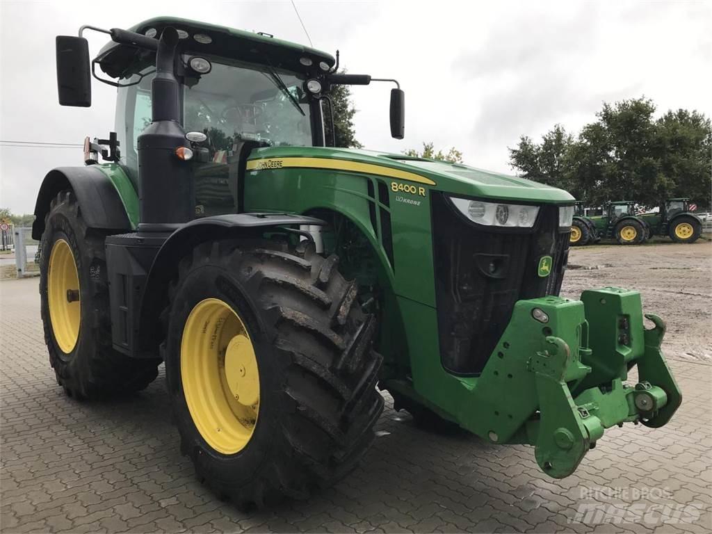John Deere 8400R Traktorok