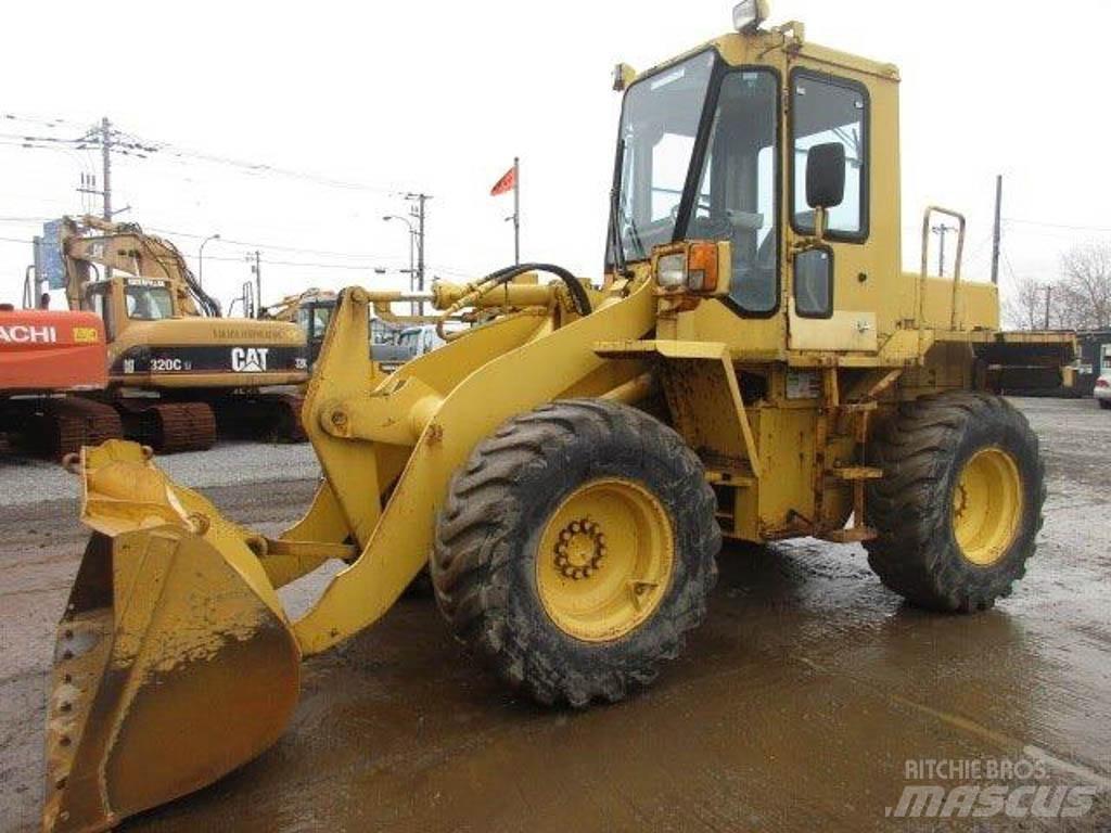 Komatsu WA100-1 Gumikerekes homlokrakodók