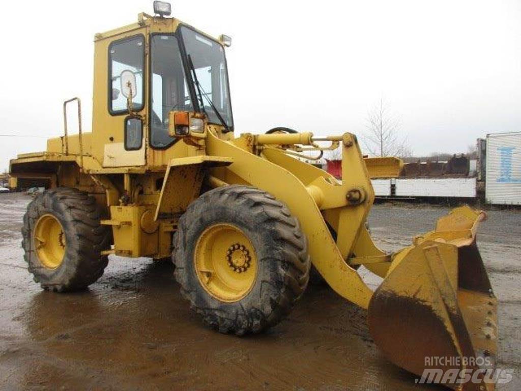 Komatsu WA100-1 Gumikerekes homlokrakodók